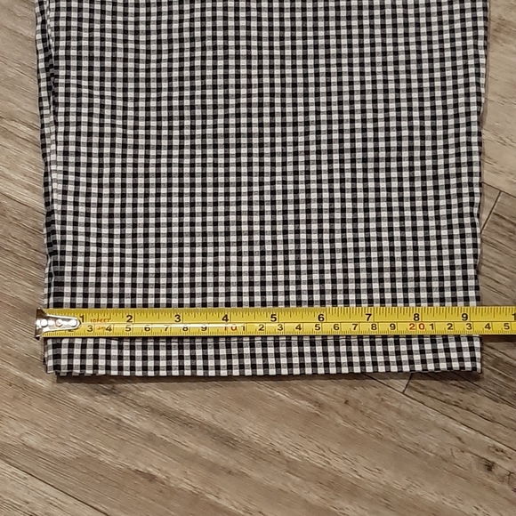 Chico's Black & White Striped Checked Capri Cropped Pants Size: 2 (L) - Picture 4 of 6